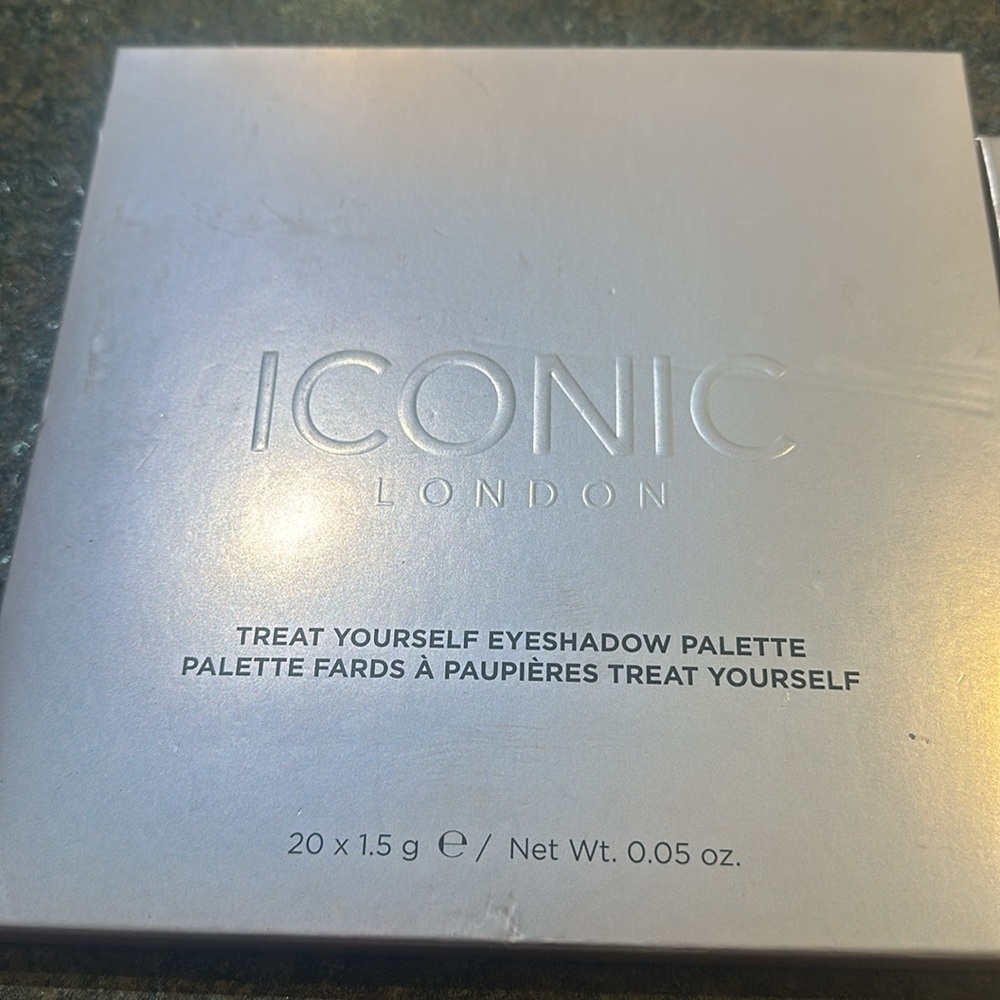 Iconic London: “Treat Yourself” Eyeshadow Palette large - Picture 7 of 8